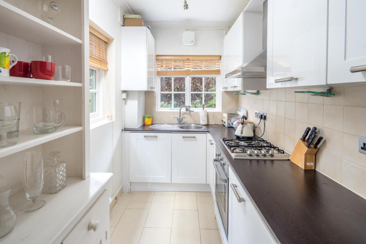 Charming 2Br Flat With Patio In Hammersmith Londra Dış mekan fotoğraf